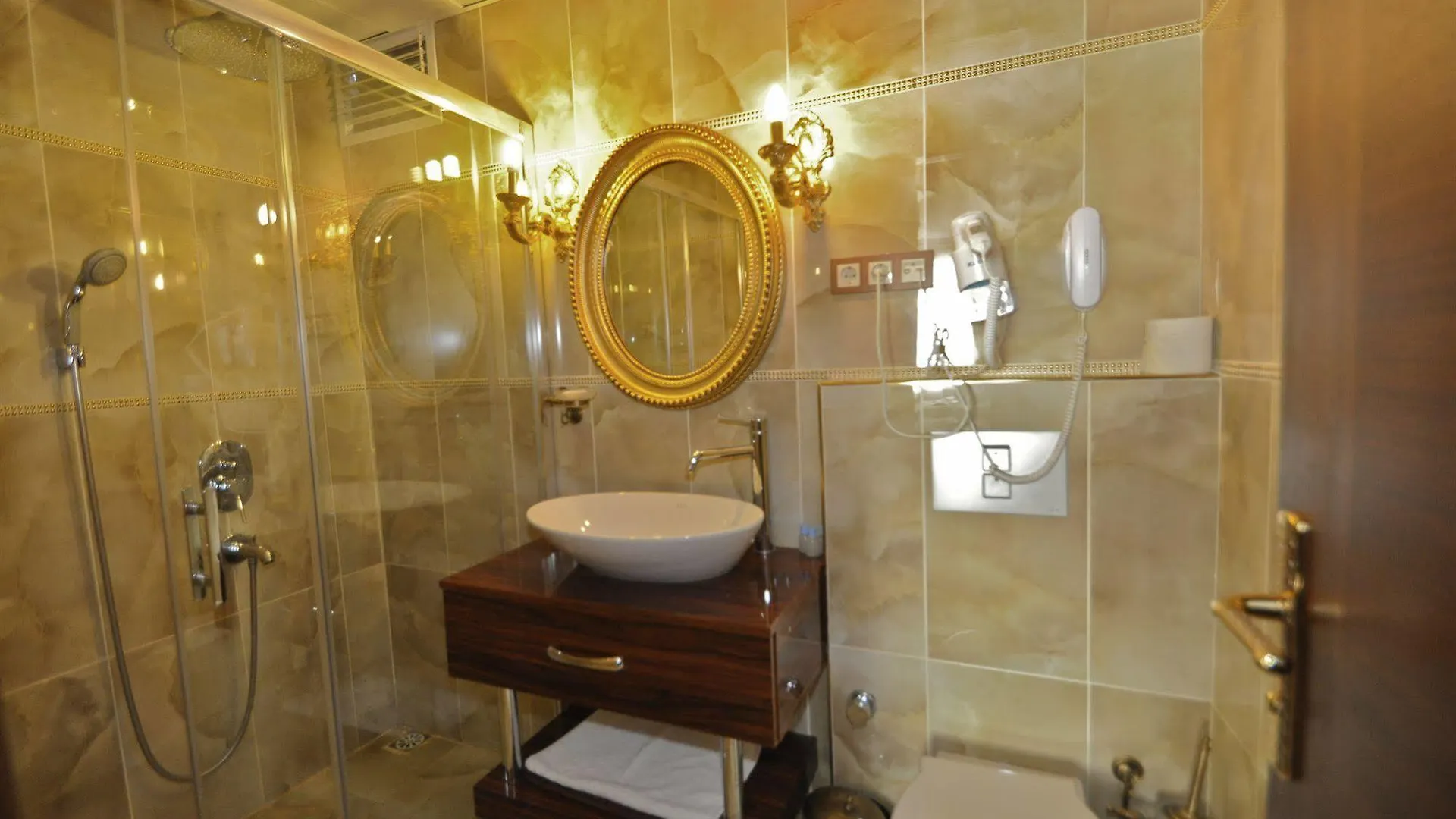 Salinas Istanbul Hotel 0*,